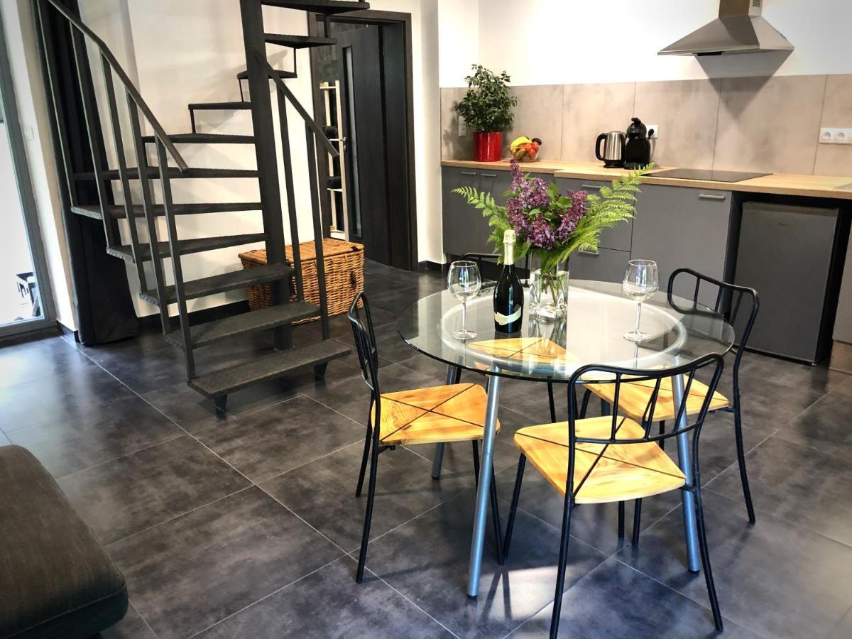 Mezonetovy Apartman S Terasou Na Samote V Lese Vlkava ภายนอก รูปภาพ