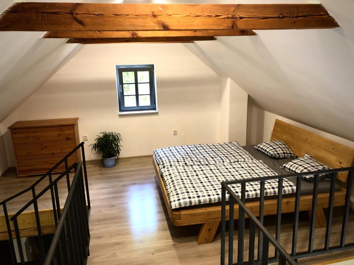 Mezonetovy Apartman S Terasou Na Samote V Lese Vlkava ภายนอก รูปภาพ