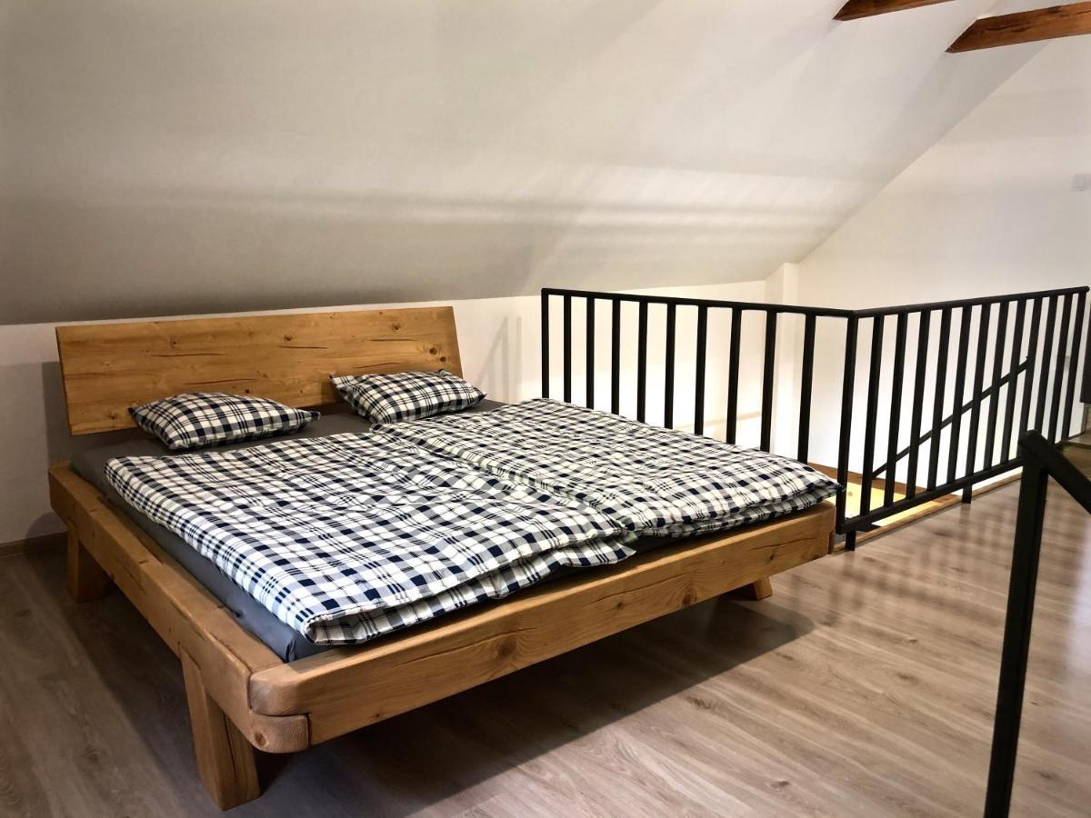 Mezonetovy Apartman S Terasou Na Samote V Lese Vlkava ภายนอก รูปภาพ